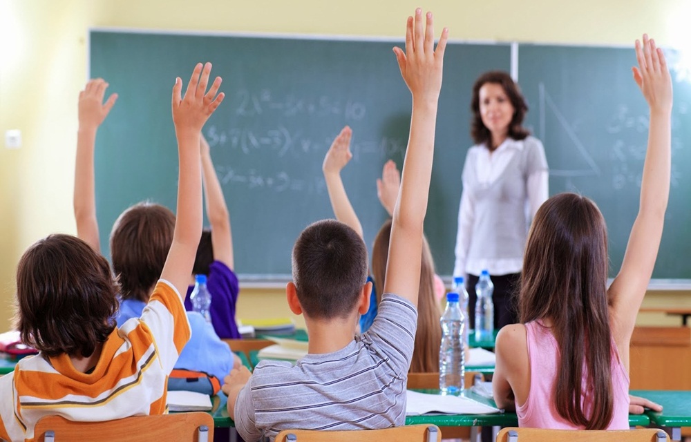 Ir para  <p>Est&aacute; agendada para a tarde desta sexta-feira, no Pal&aacute;cio Piratini, a assinatura de documento que autoriza promo&ccedil;&otilde;es para 2.448 professores e 266 servidores de escolas. O ato ser&aacute;...